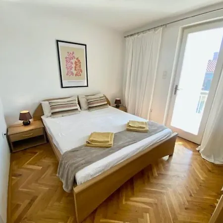 Charming 1-bed Near Arena And Centre Póla