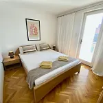 Charming 1-bed Near Arena And Centre Pula