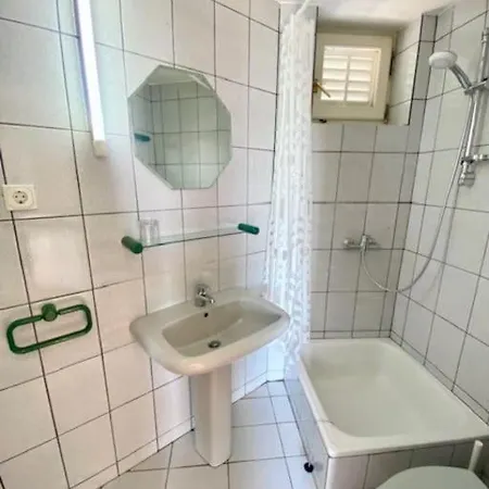 Charming 1-bed Near Arena And Centre * Póla
