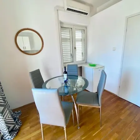 Charming 1-bed Near Arena And Centre Appartement